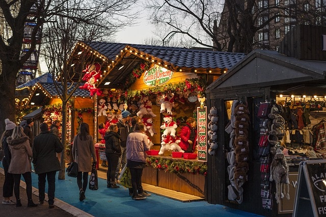 Holiday Shopping At Christkindlm