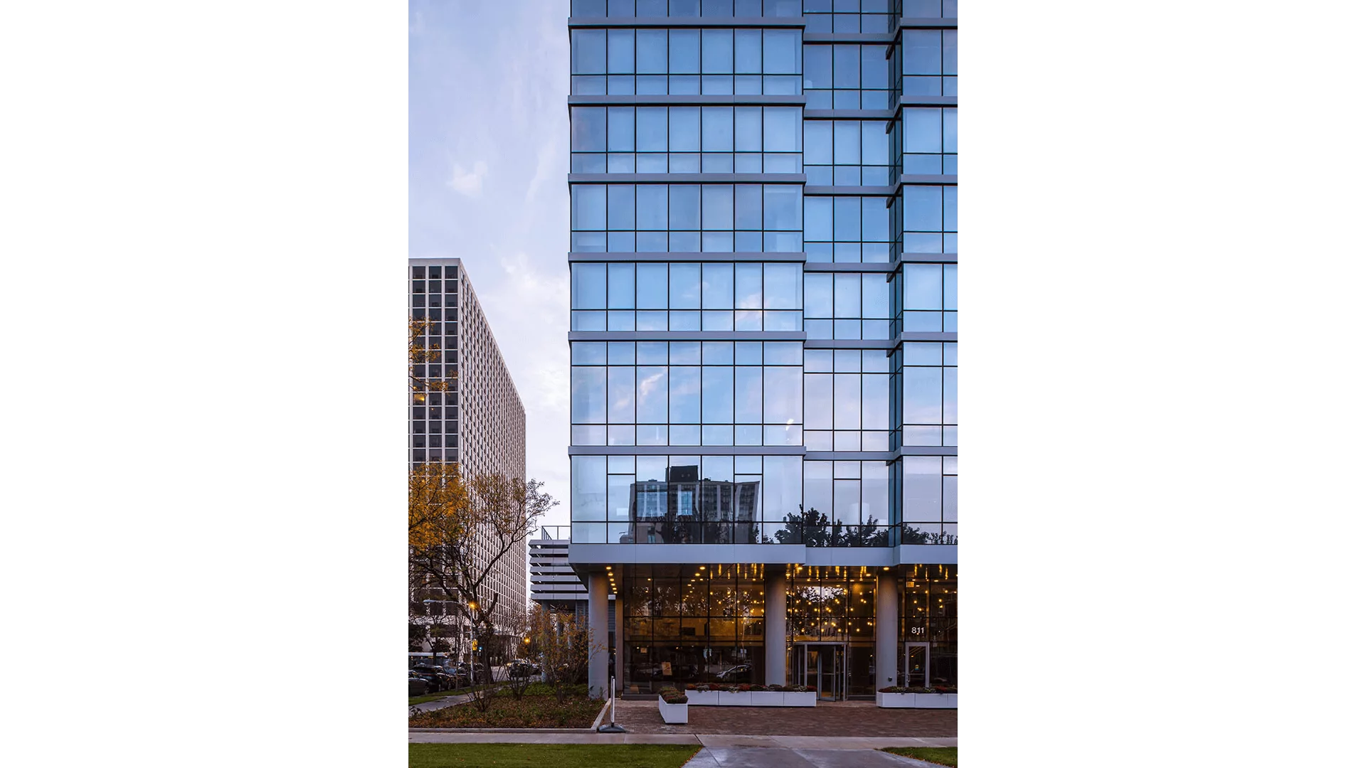 Exterior entry and dropoff